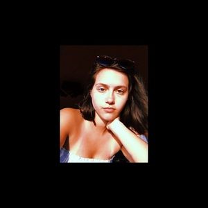 Meet your Posher, Holly